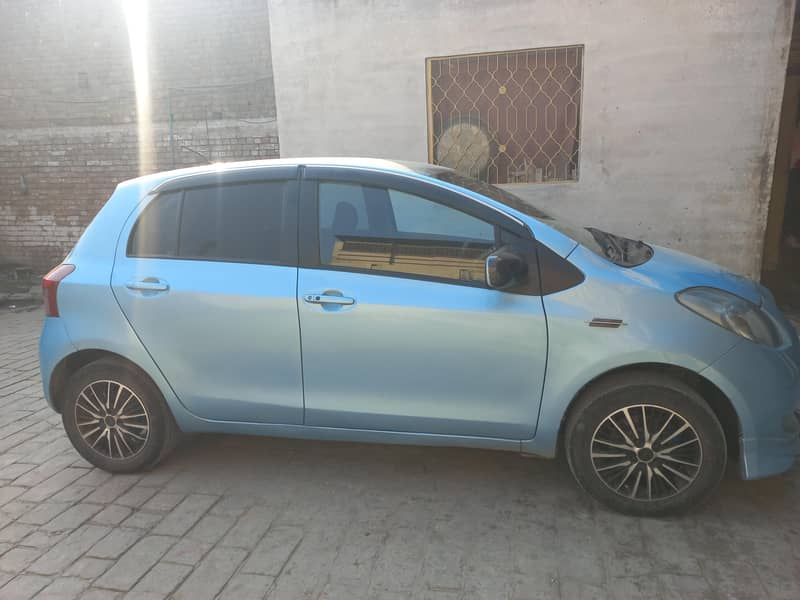 Vitz 2005/9 4
