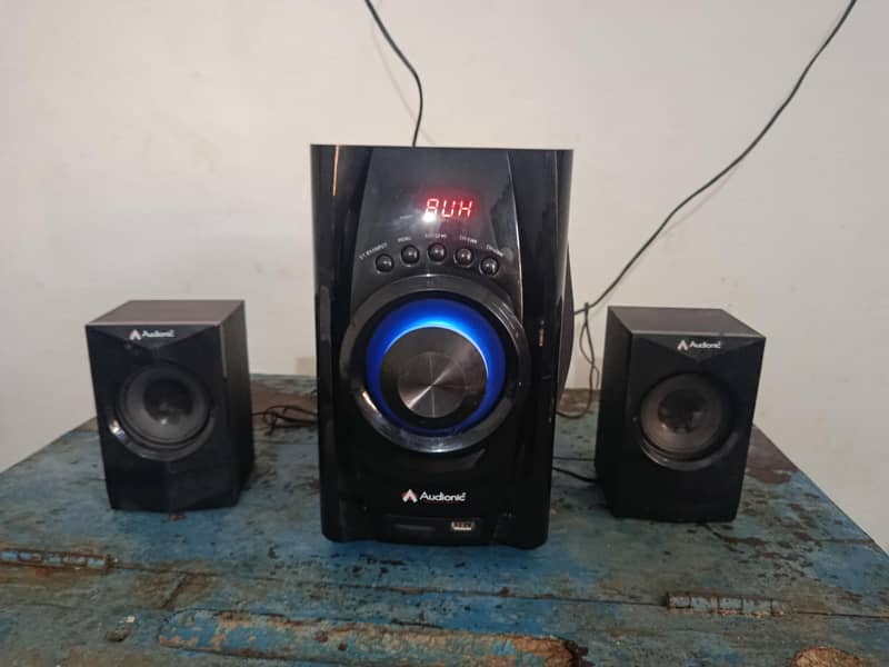 Audionic Mega 40 0