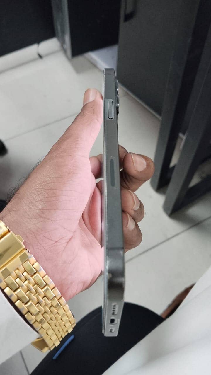 Iphone 12 pro max 1
