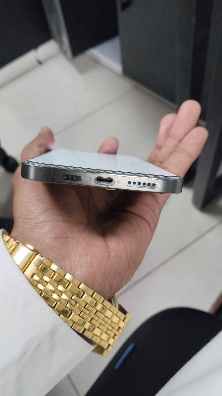 Iphone 12 pro max 5