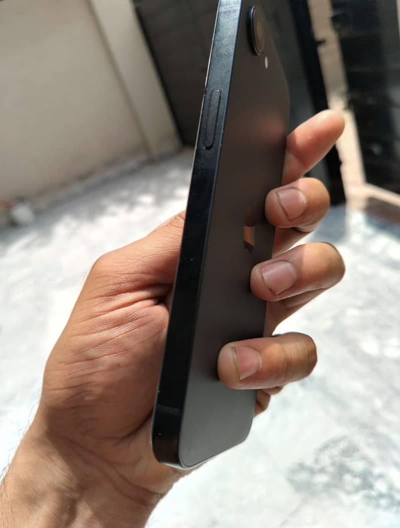 Iphone 16e 9.5/10 2