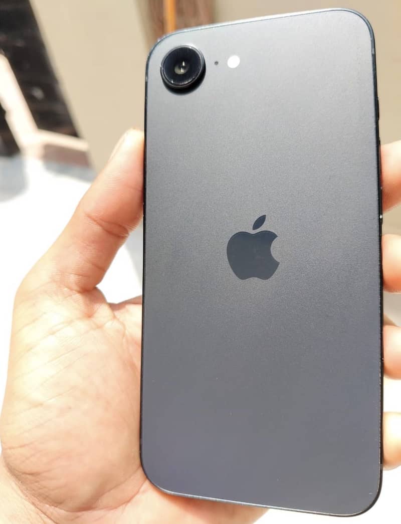 Iphone 16e 9.5/10 1