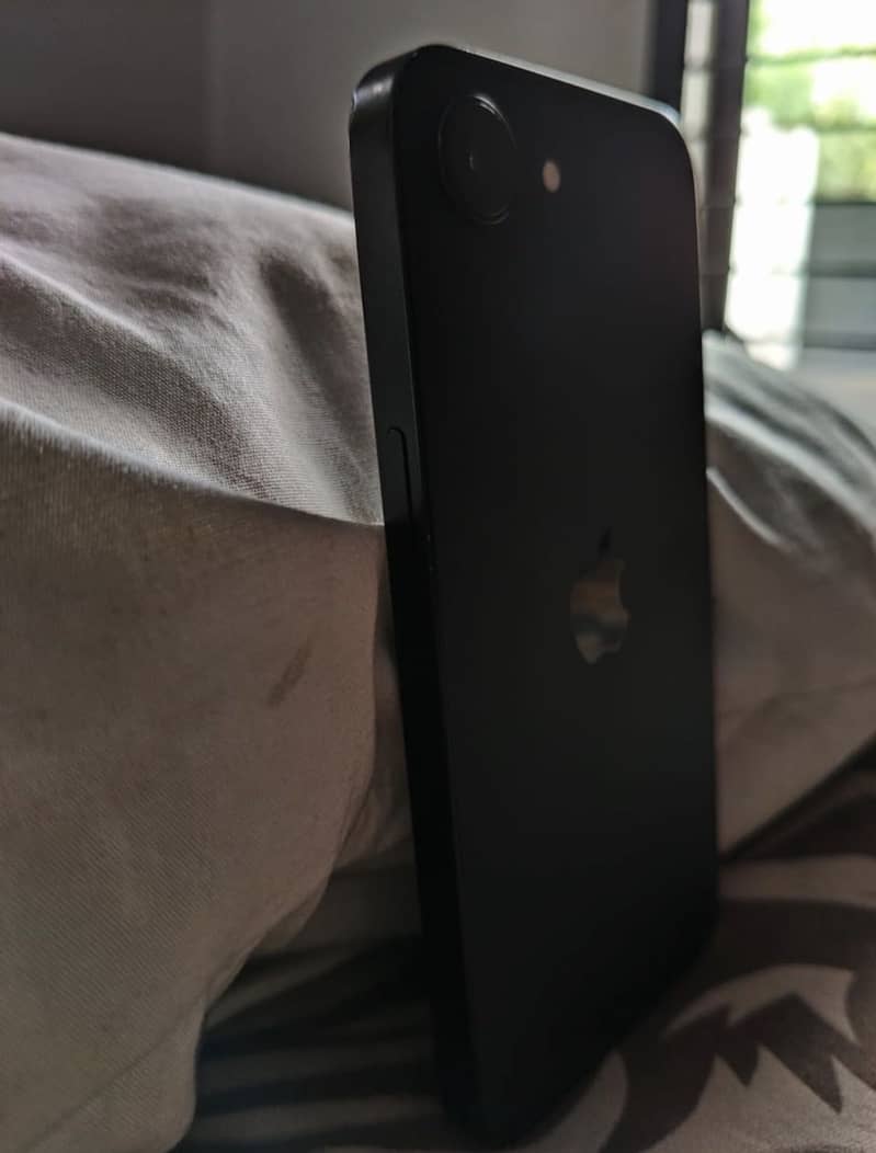 Iphone 16e 9.5/10 5