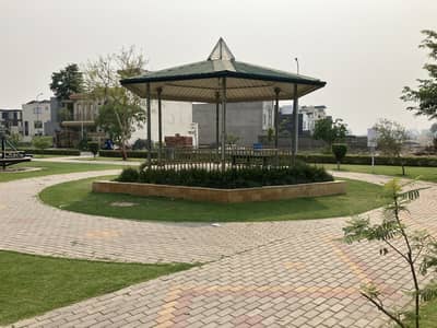 Direct-Owner, Prime Park-Facing, Sun Facing, Walk to Masjid 10-Marla