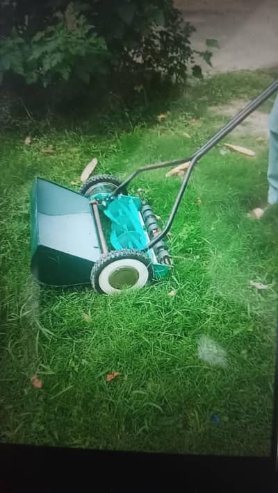 Grass Cutting Machine,  Lightly Used like New Condition