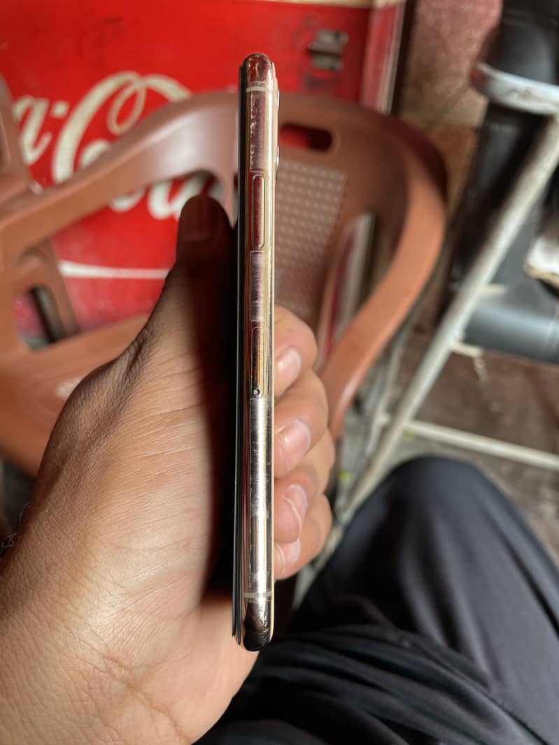 iPhone 11 Pro 1