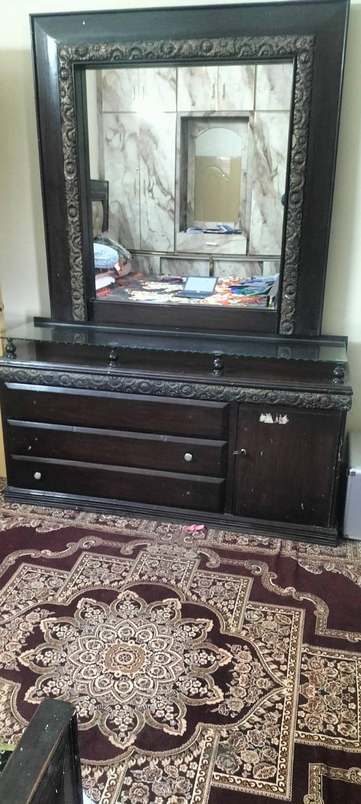 Dressing table 0
