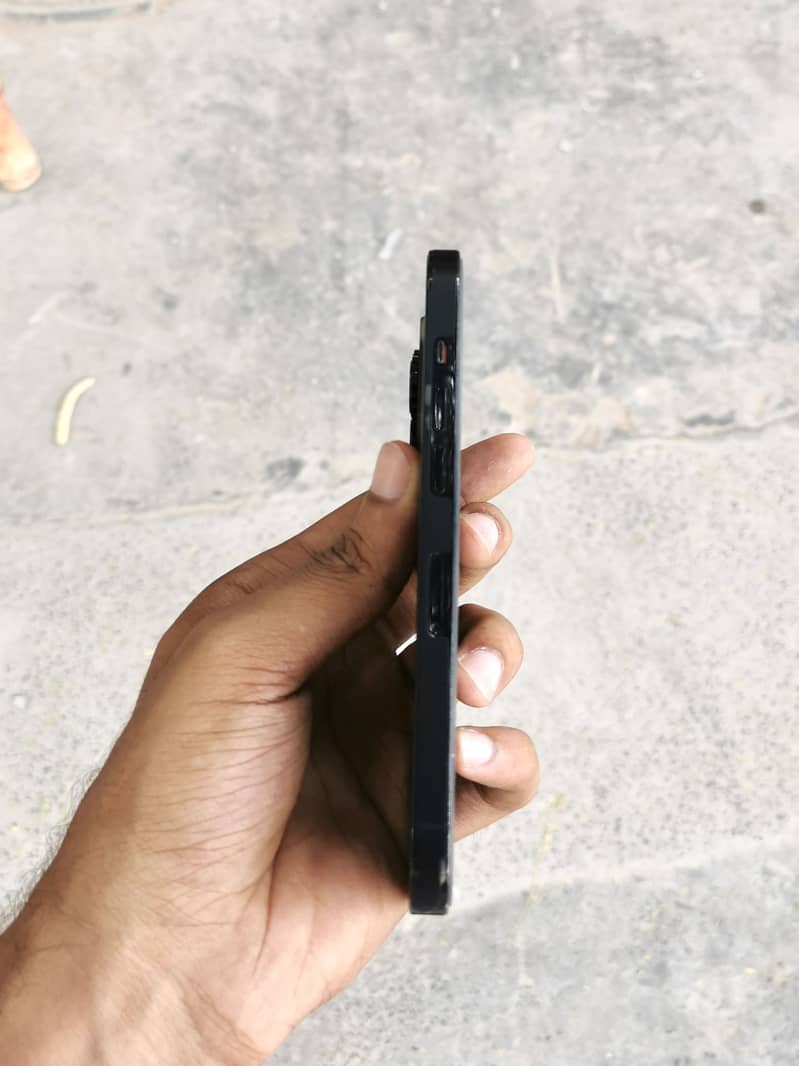 iPhone 14 Pro 4