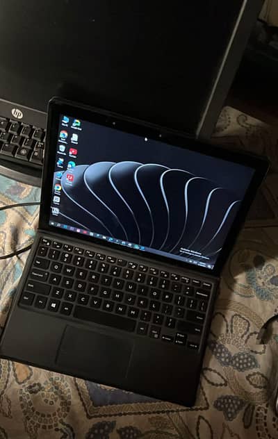 Dell 5285, i7 7th gen, touch screen, 16gb ram 256gb ssd