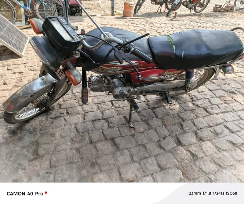Dhoom 70cc 7