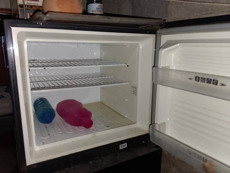 Dawlance refrigerator 1