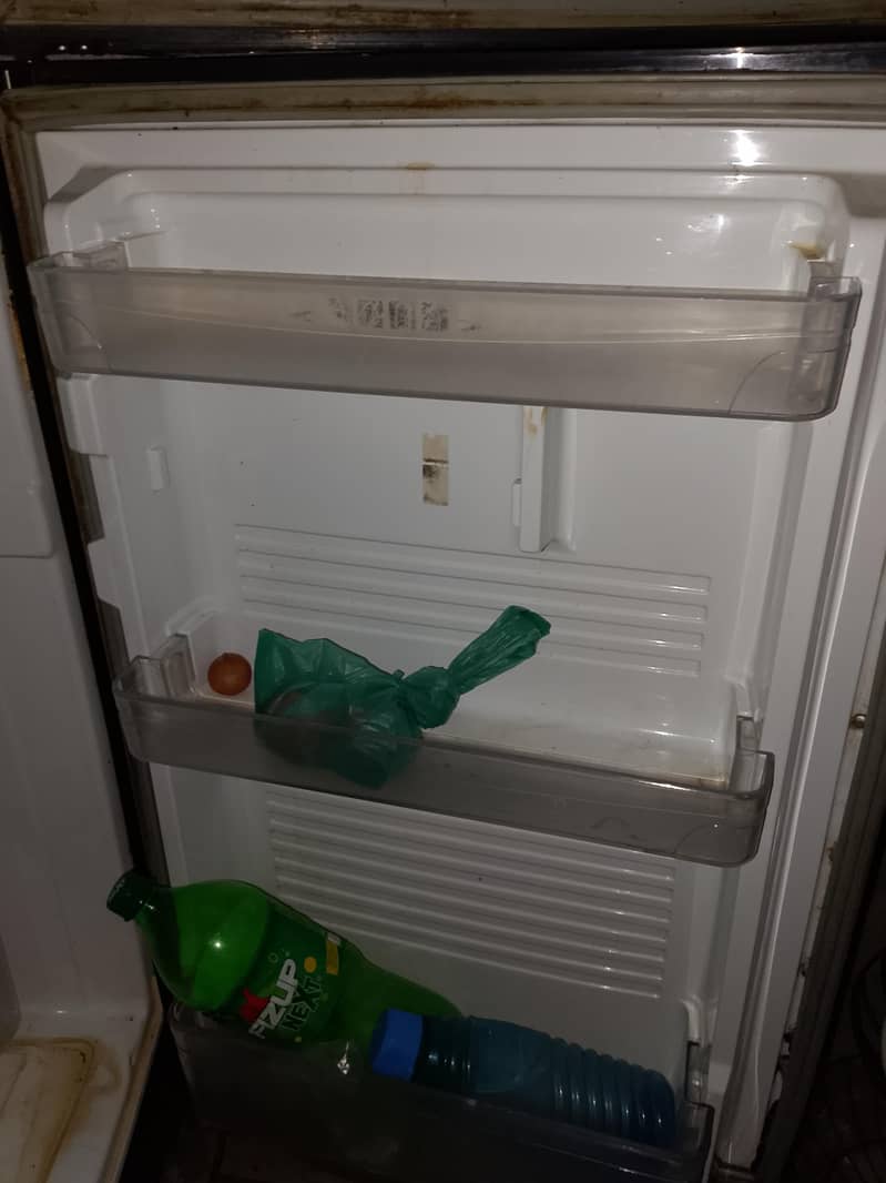 Dawlance refrigerator 4