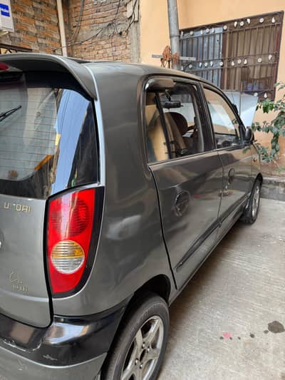 Santro 2005 model in good condition own my name