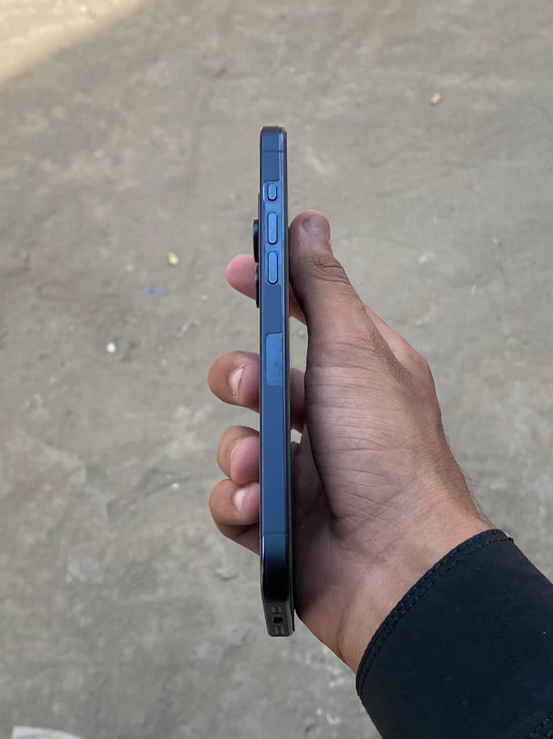 Iphone 15 pro max 4