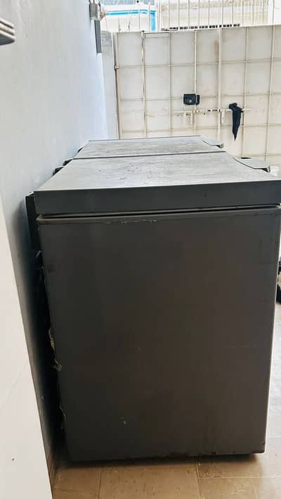 Dawlance freezer two door condition 7/10