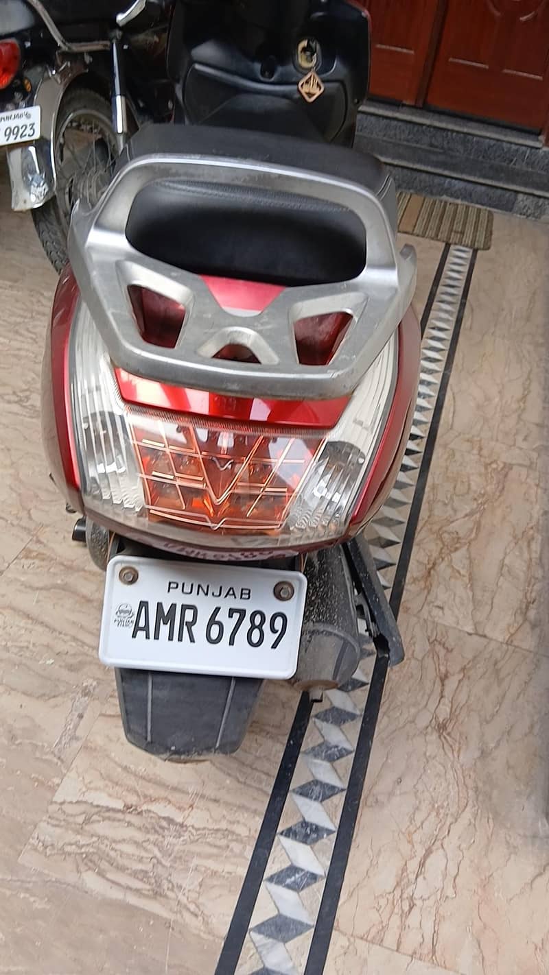 scooty 1