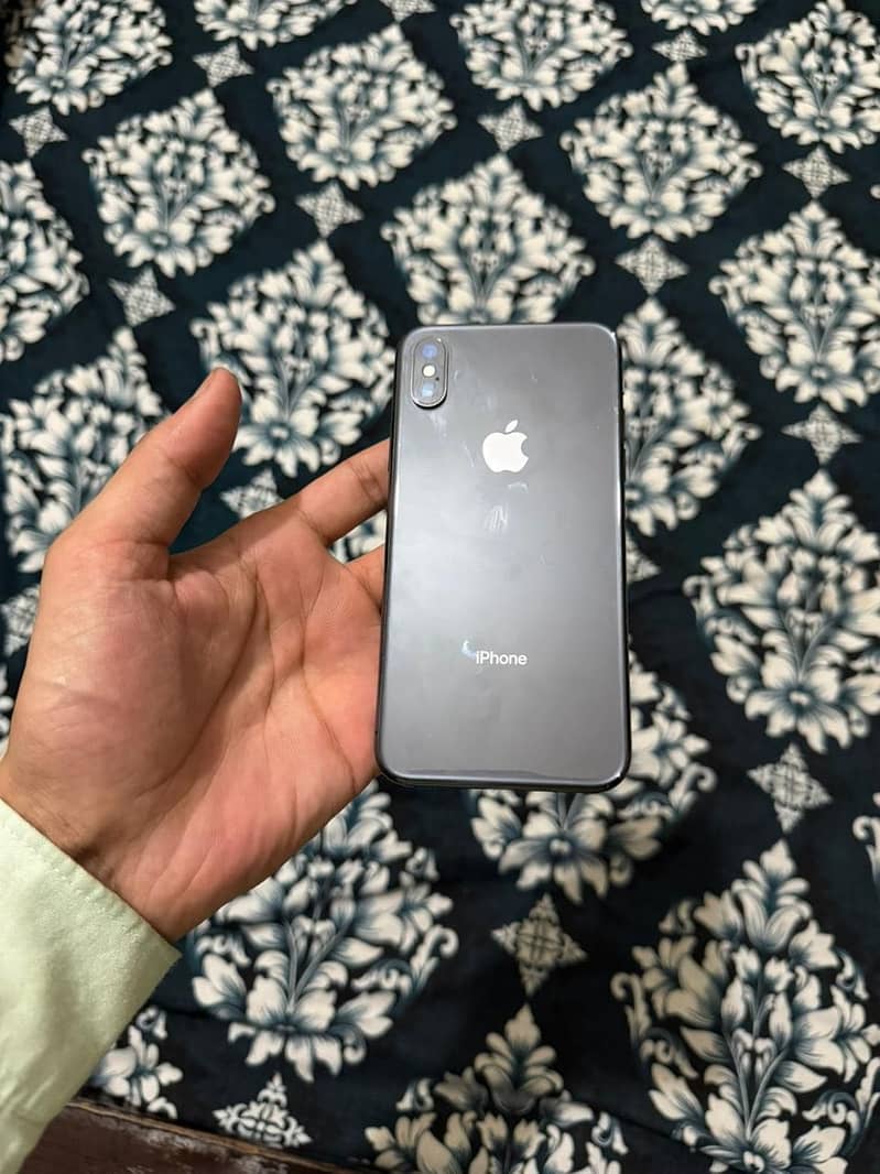 iPhone X 4