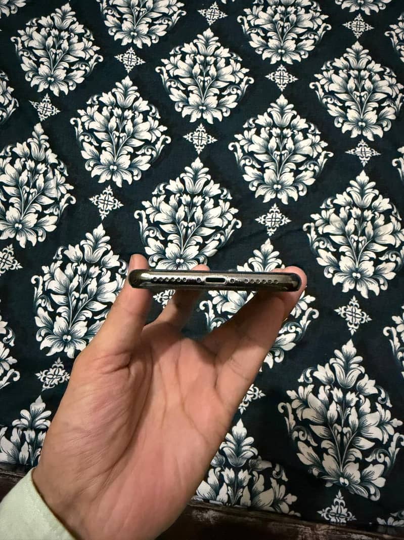 iPhone X 6
