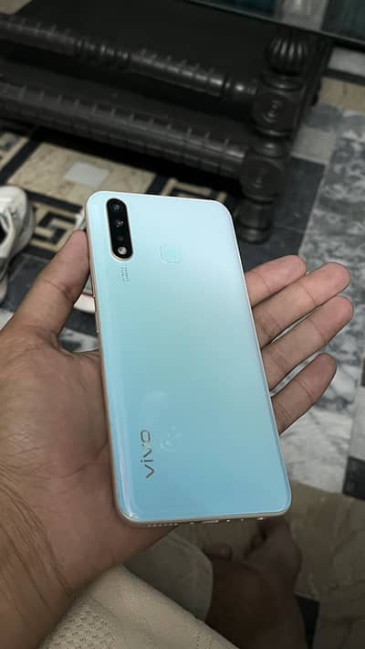 Vivo y19 4/128