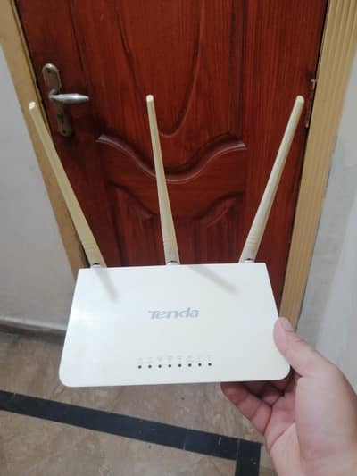 Tenda F3 wifi router