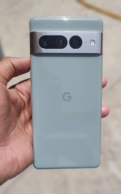 Google pixel 7 pro. . . urgent sale