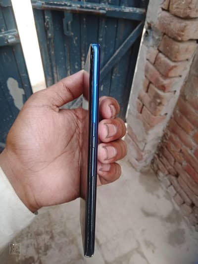 03124337033call Raaows docomo 5G f51