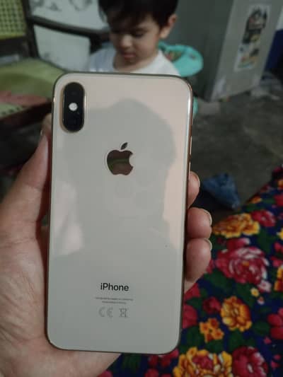 iphone xs golden color