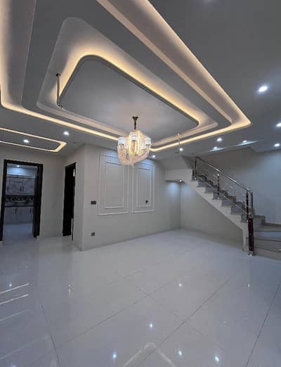 LIKE BRAND NEW 5 MARLA DESIGNER HOUSE FOR RENT 5 BED, WASHROOM, DOUBLE TV LOUNGE, LARGE GERAGE