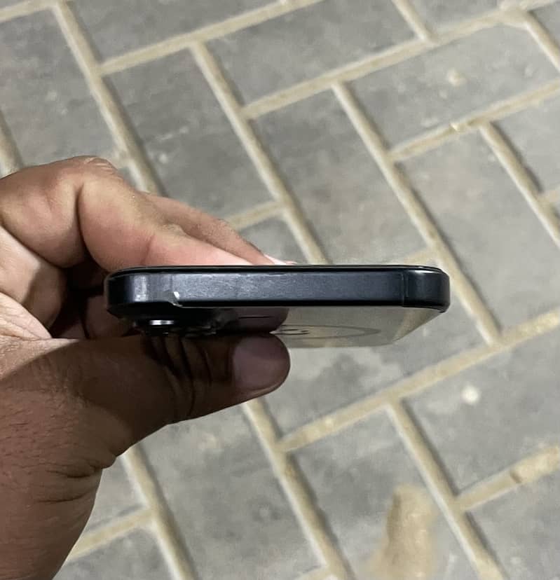 iPhone 16 2
