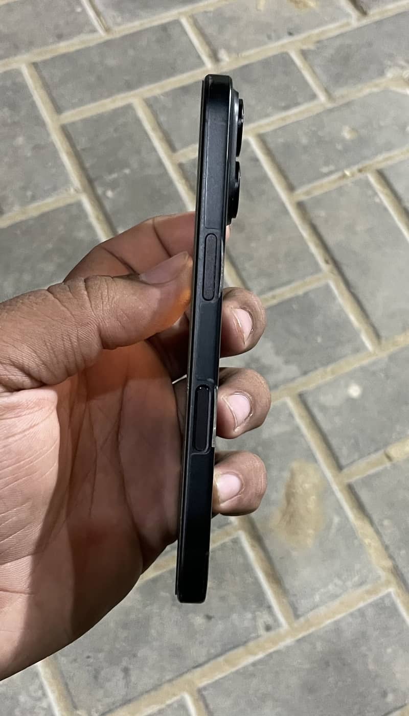 iPhone 16 5