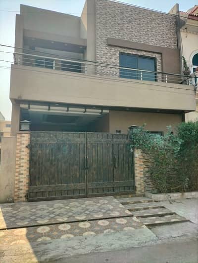 TILED + MARBLE BEAUTIFUL HOUSE, 5 BEDS WITH ATTACHED LAVISH WASHROOMS NEAR MOSQUE N PARK