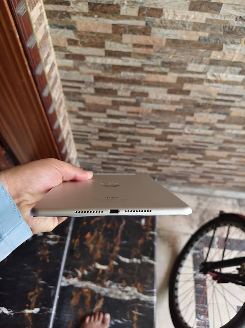 ipad mini 4 128GB 3