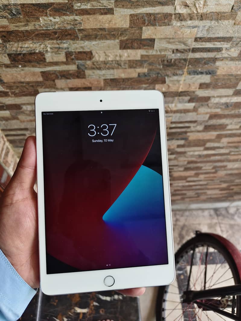 ipad mini 4 128GB 11