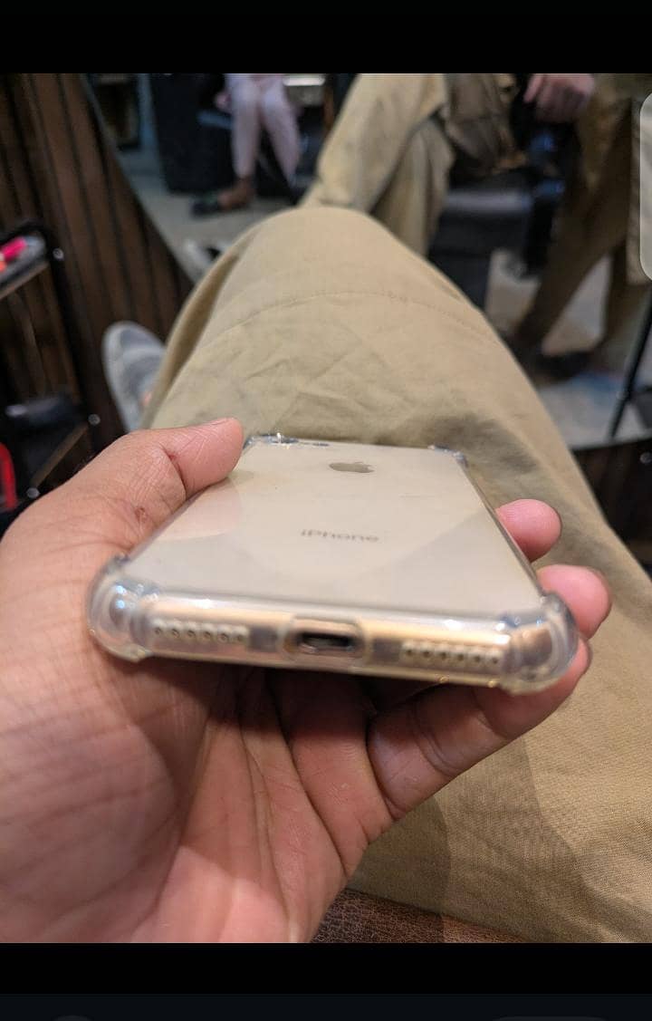 iPhone 8 3