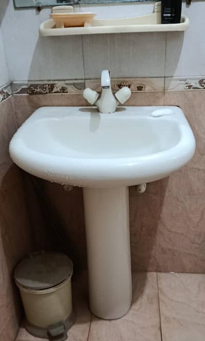 Basin Off white