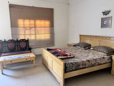 Daily & Weekly Basis Furnished room for rent Bahria town karachi.