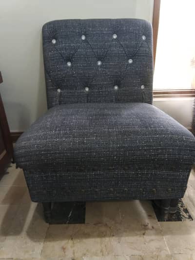 neat and clean sofa set