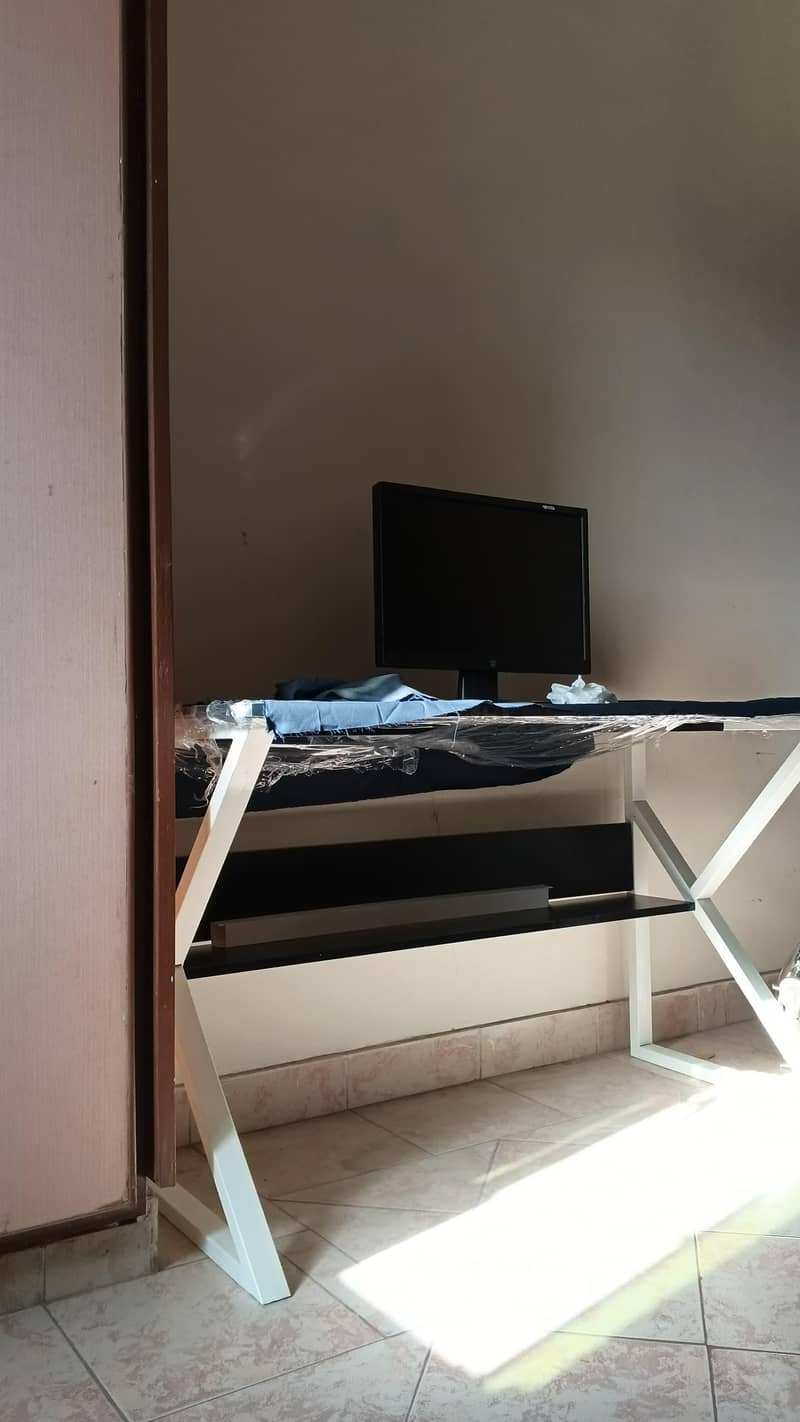 Gaming& Study, table 0