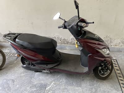 `Eveon Zippy Electric Scooter 2025 - 2 Months Used - Like New`