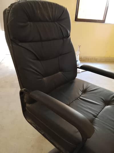 imported office executive chairs 75oo only