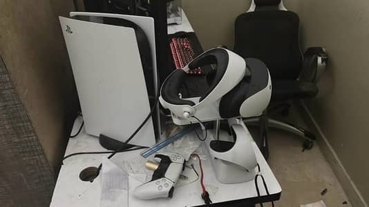 PSVR 2 with charging stand