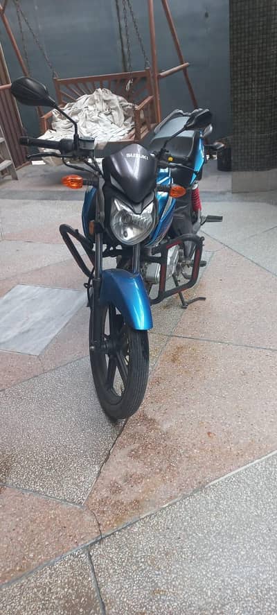 GS 125 SE 2022 Blue | Genuine 7700km | Lahore Registered | No Accident