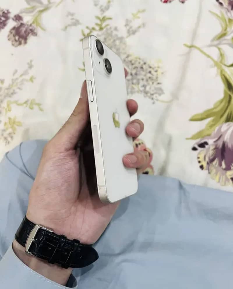 IPhone 14 JV 1