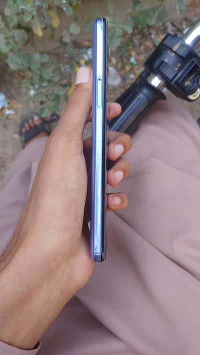 Aqous R5 basic gaming phone 60 FPS