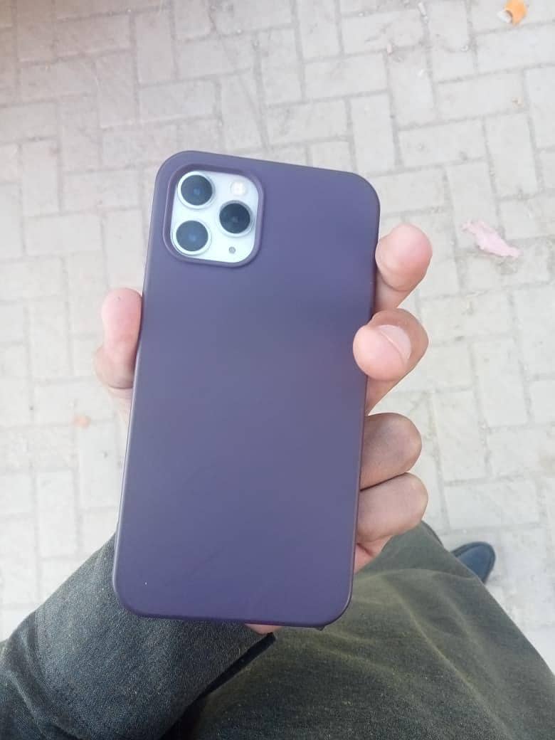 iphone 11 pro 2
