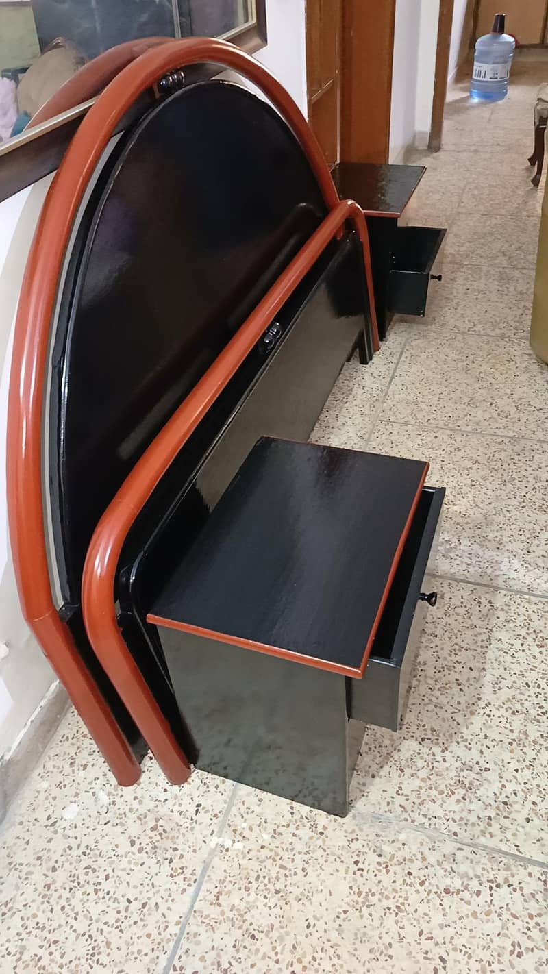 Bed with side tables 1
