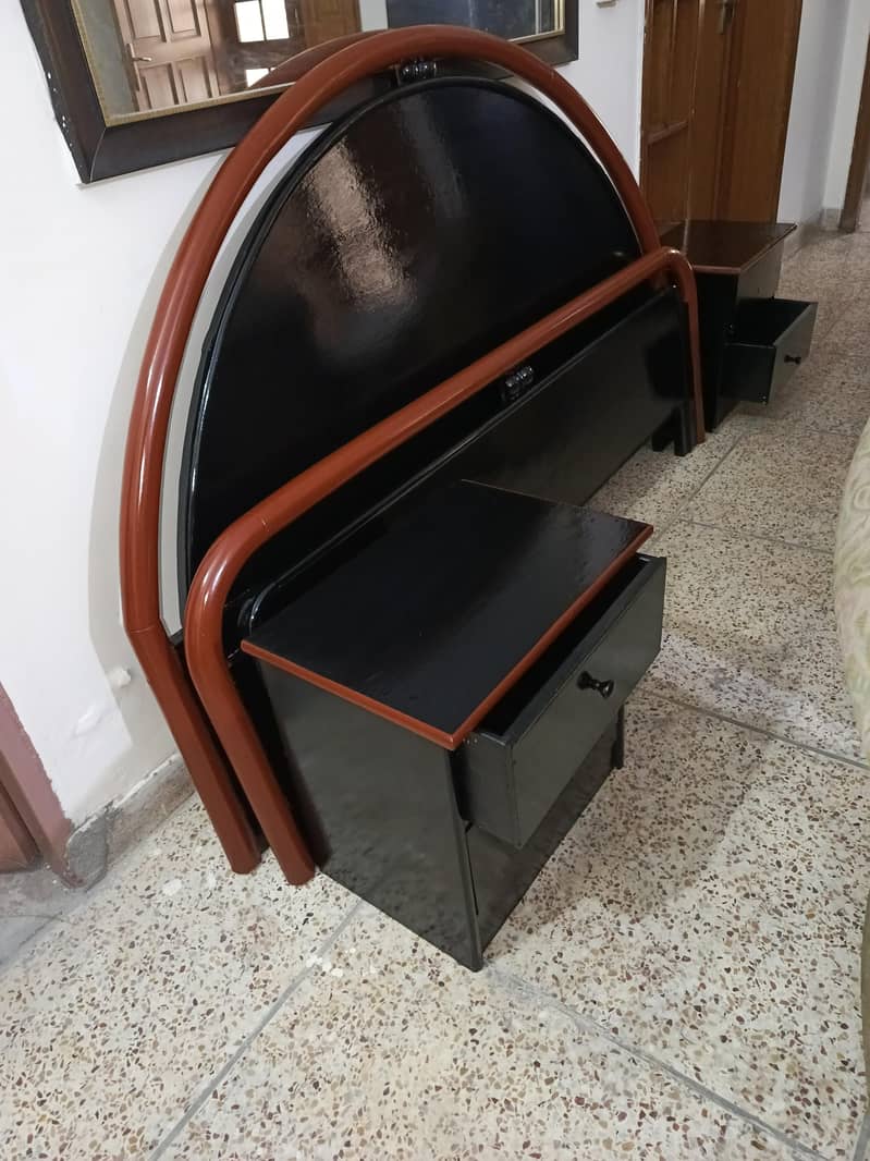Bed with side tables 2