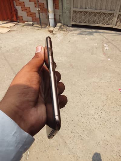 I phone xs max pta approved 64gb all ok. 3.4. 6.7. 7.1. 3.4. 5.6 WhatsApp