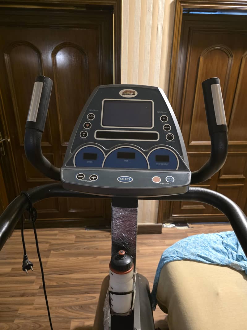 Johnson S7000 Step Machine 3