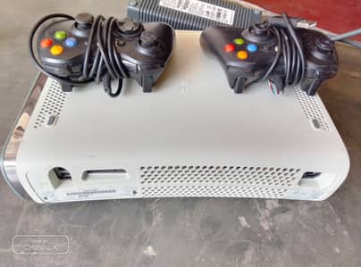 XBOX 360 320GB Many Games installed No any fault